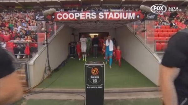Reds v Wanderers first half highlights 