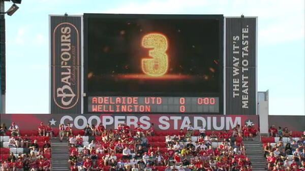 Phoenix into third after stunning Reds