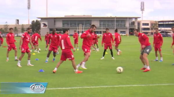 Reds unfazed by pitch issues