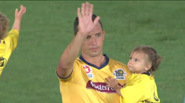 Mariners edge Wanderers in Gosford