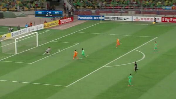 Kaluderovic hands Roar crucial win