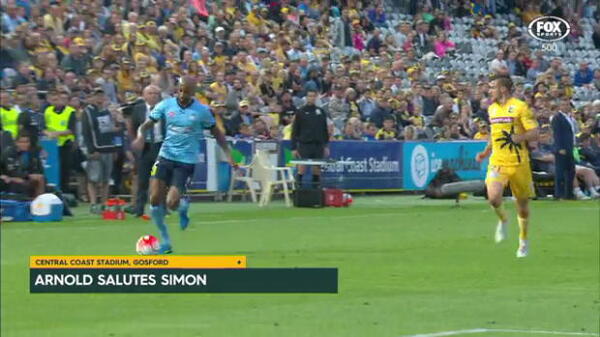 Arnold salutes Simon