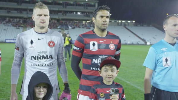 Yoshi a Wanderers celebrity