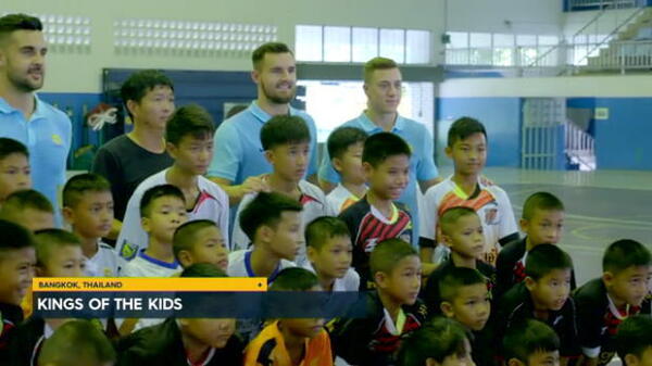 Socceroos school young Thai footballers
