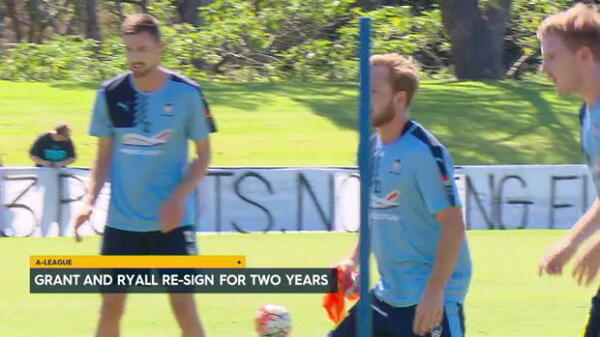 Sydney FC lock down defensive duo