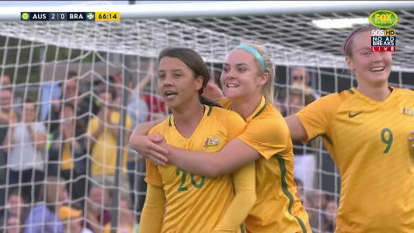 Kerr doubles Australia's advantage