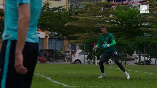 Expecting a bad pitch: Langerak
