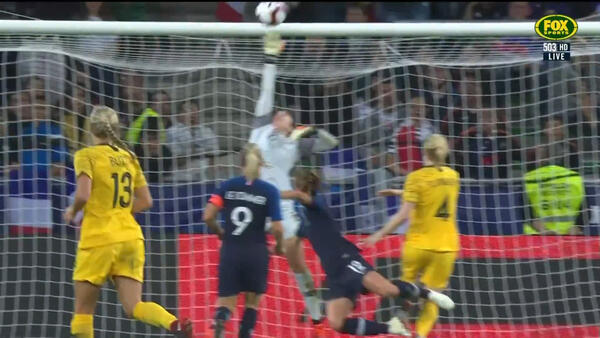 Mackenzie Arnold putting on a clinic in goals