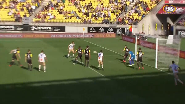 Fenton saves the day just before Phoenix break the deadlock