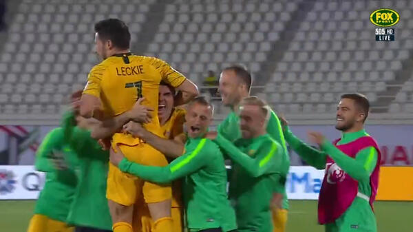 Mathew Leckie sends Australia to the Quarter Finals