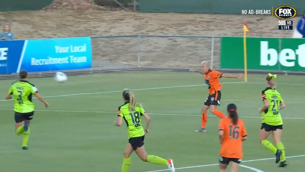GOAL: Yallop - multiple claims for Brisbane's opening goal 