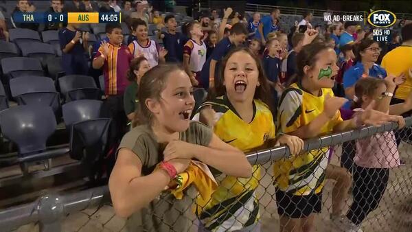 GOAL: Van Egmond - Carpenter sets up the veteran