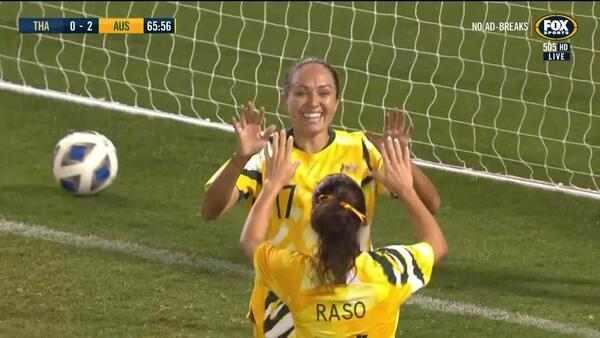 GOAL: Simon - Australia grab a messy third