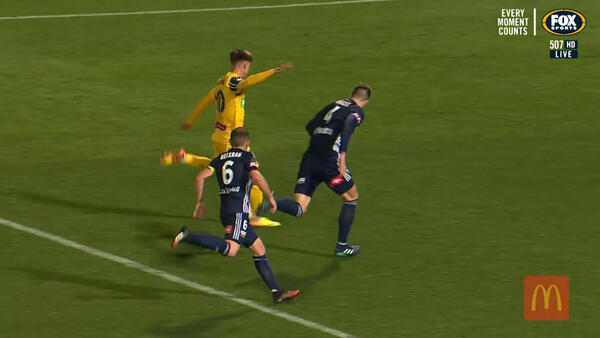 Melbourne Victory v Central Coast Mariners | Mini Match | Hyundai A-League