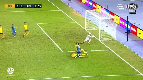 SAVE: Mat Ryan halts Kuwait attack with superb Socceroos save | Australia v Kuwait