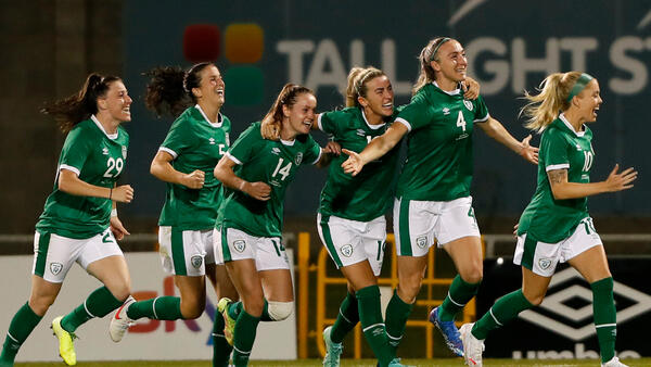 GOAL: Quinn - Another set-piece put away by Ireland