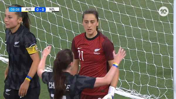 SAVE: Esson - Polkinghorne can't get past the keeper