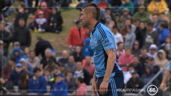 Sydney end Roar's record run