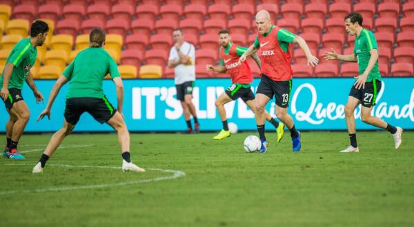 Gallery: Fans meet their Caltex Socceroos idols during Fan Day