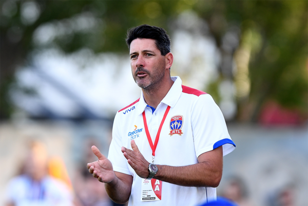 Craig Deans re-signs with Newcastle Jets