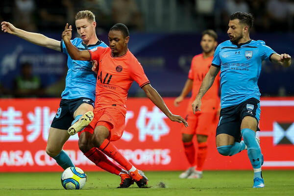 Sydney FC v PSG