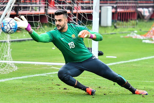 Adam Federici in training with the Caltex Socceroos.