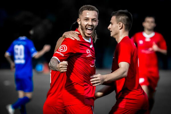 Thomas James Wollongong Wolves