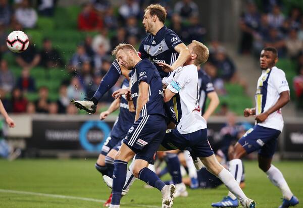 Niedermeier the hero as Victory edge Mariners in thriller