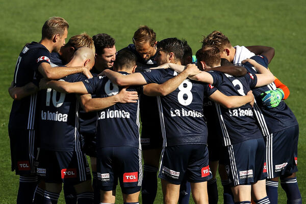 Melbourne Victory huddle