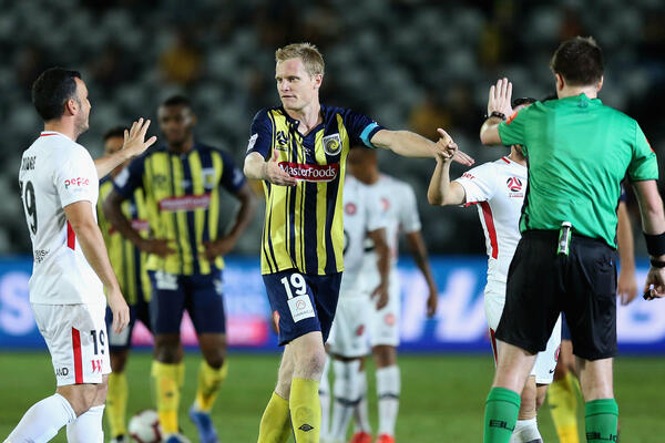 Mariners v Wanderers